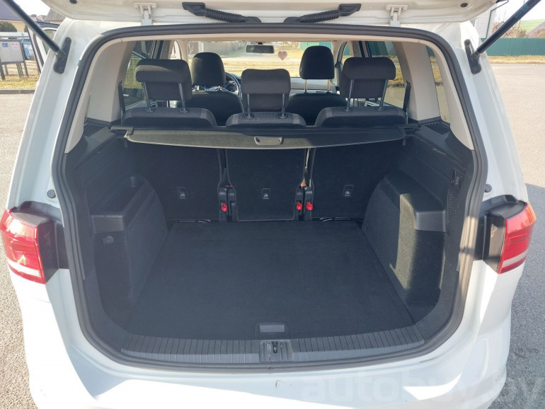 Volkswagen Touran 3 поколение, 2017 года
