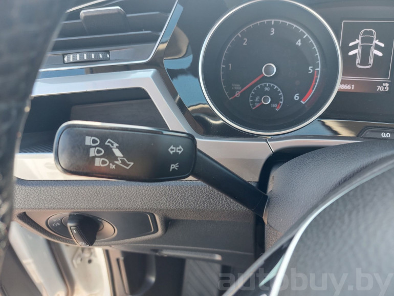 Volkswagen Touran 3 поколение, 2017 года