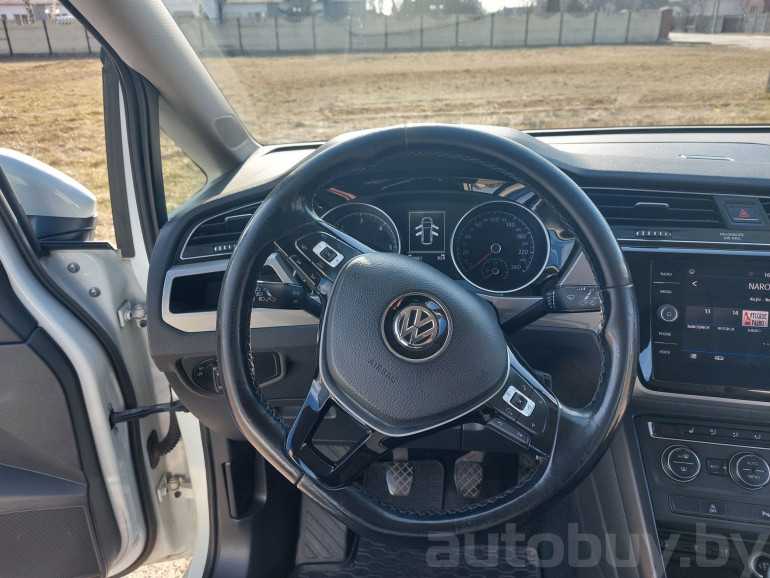 Volkswagen Touran 3 поколение, 2017 года