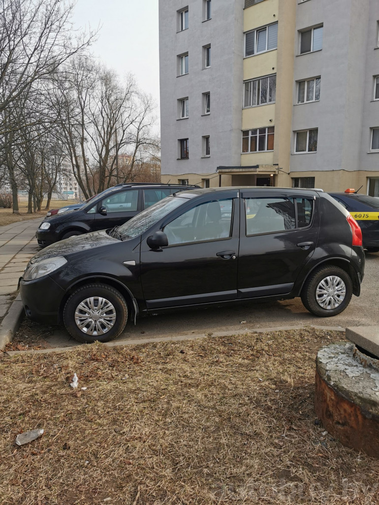 Renault Sandero 1 поколение, 2012 года
