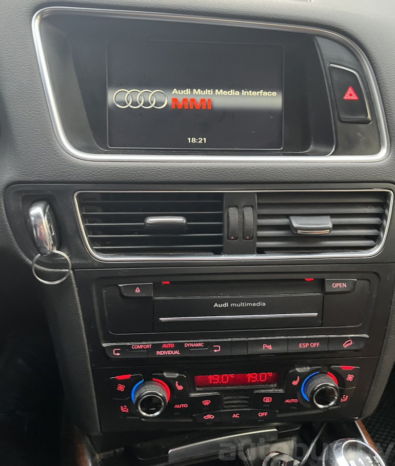 Audi Q5 1 поколение (8R), 2009 года