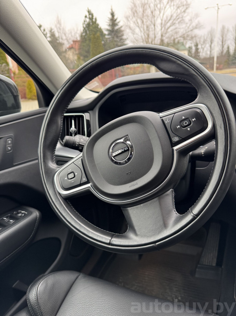 Volvo XC60 2 поколение, 2018 года