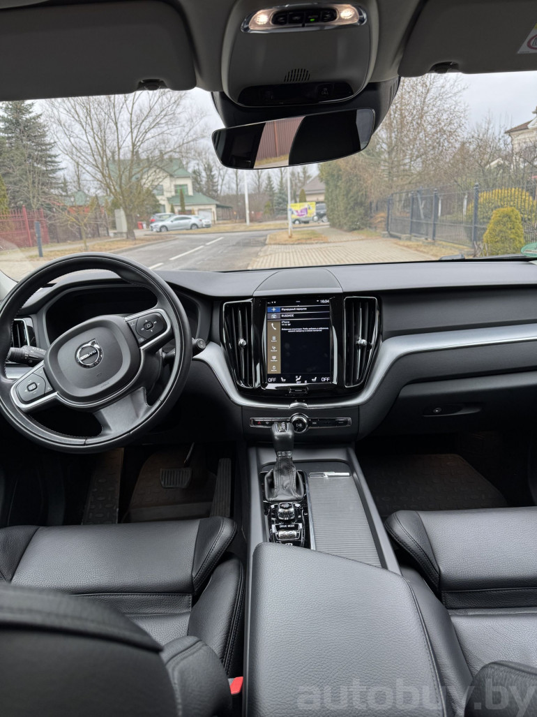 Volvo XC60 2 поколение, 2018 года