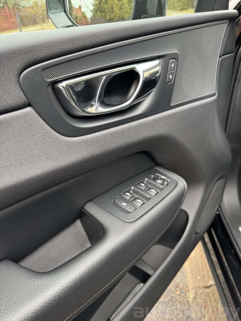 Volvo XC60 2 поколение, 2018 года