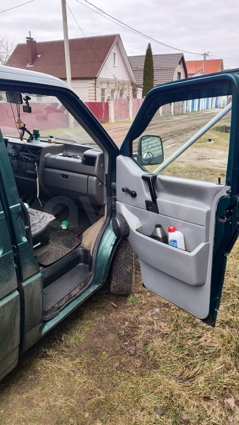 Volkswagen Caravelle 2 поколение (T4), 1992 года
