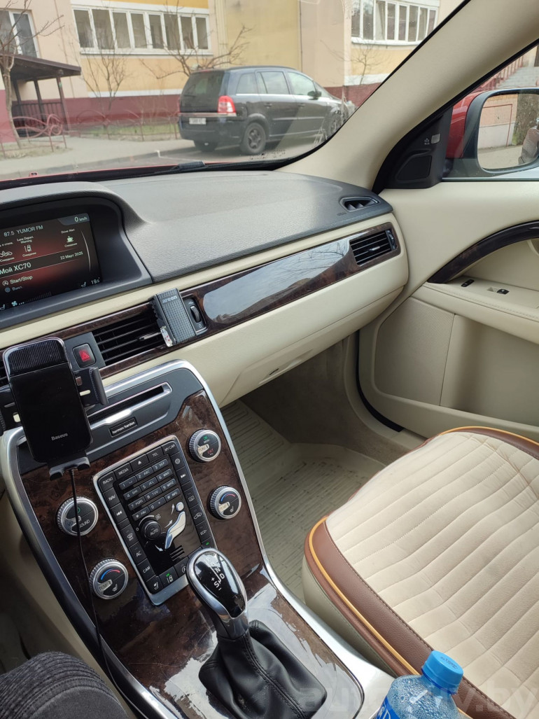 Volvo XC70 2 поколение [рестайлинг], 2015 года