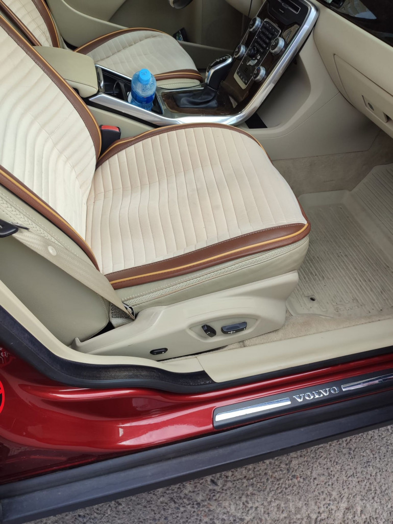 Volvo XC70 2 поколение [рестайлинг], 2015 года