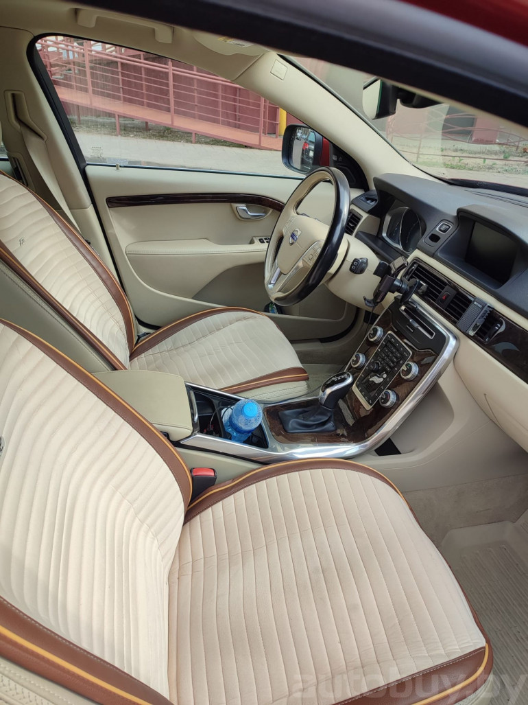 Volvo XC70 2 поколение [рестайлинг], 2015 года