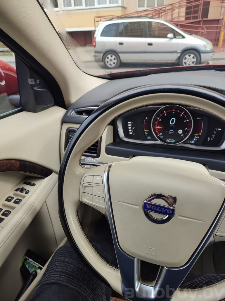 Volvo XC70 2 поколение [рестайлинг], 2015 года