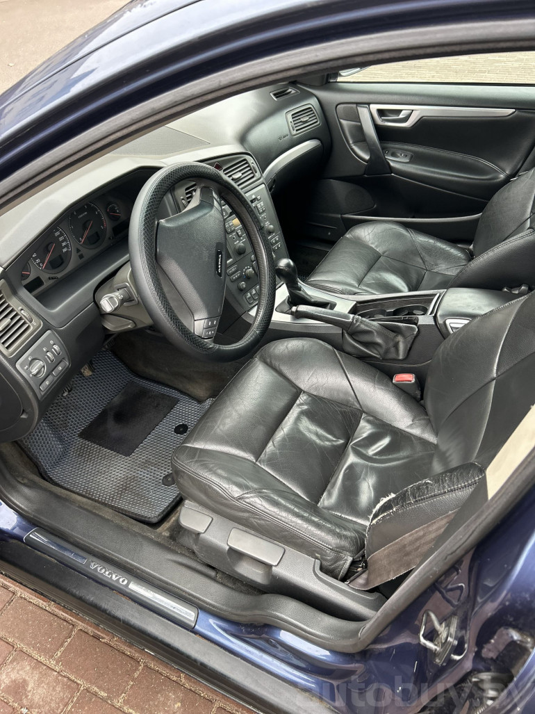 Volvo S60 1 поколение, 2002 года