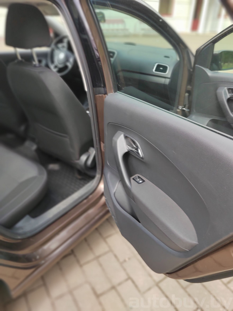 Volkswagen Polo 5 поколение [рестайлинг], 2015 года
