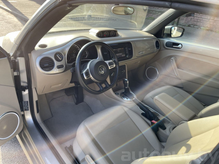 Volkswagen Beetle 2 поколение (A5), 2013 года