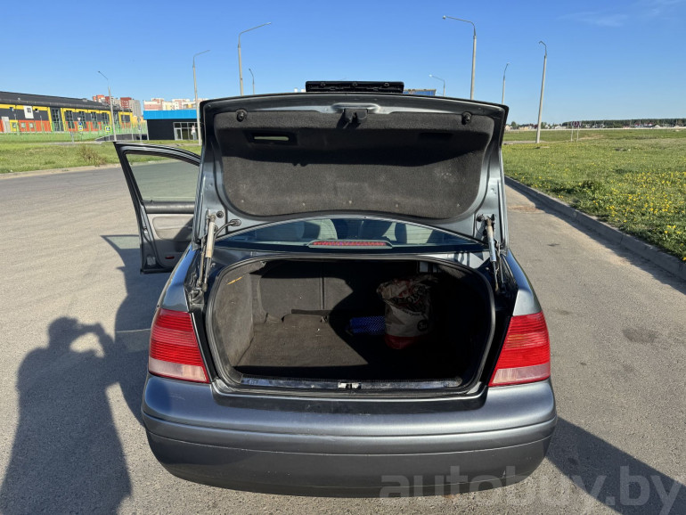 Volkswagen Jetta 4 поколение, 2003 года