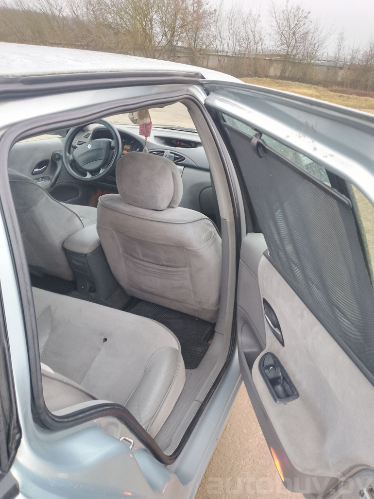 Renault Laguna 2 поколение, 2001 года