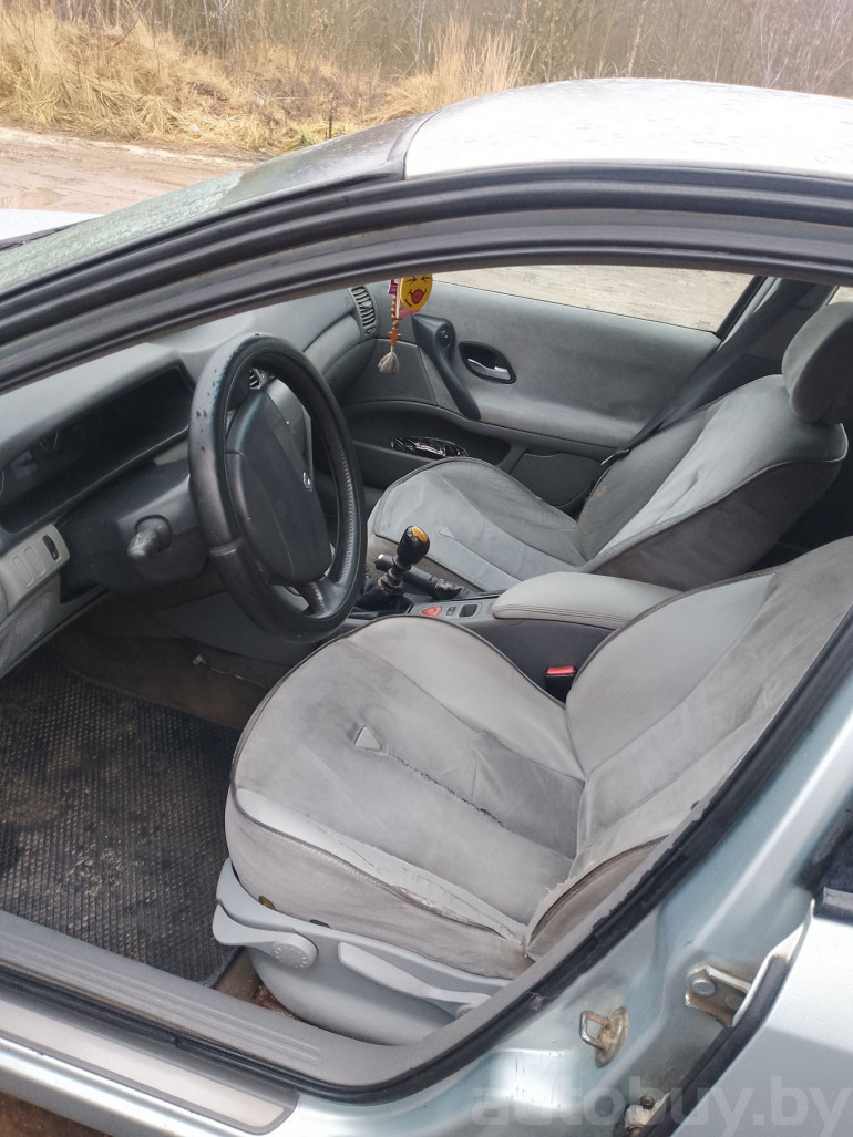 Renault Laguna 2 поколение, 2001 года