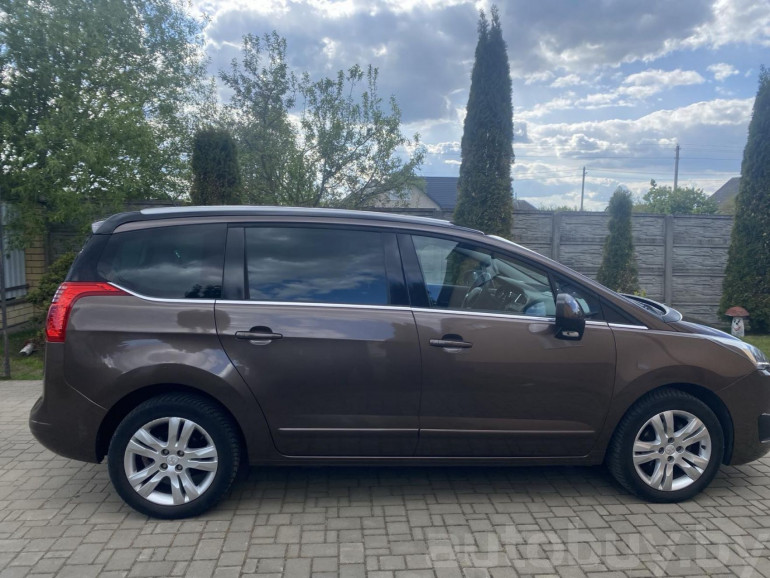 Peugeot 5008 1 поколение [рестайлинг], 2014 года