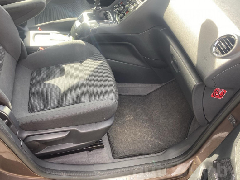 Peugeot 5008 1 поколение [рестайлинг], 2014 года