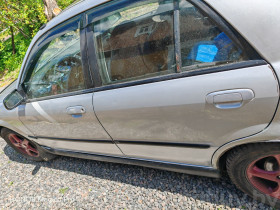 Mazda 323