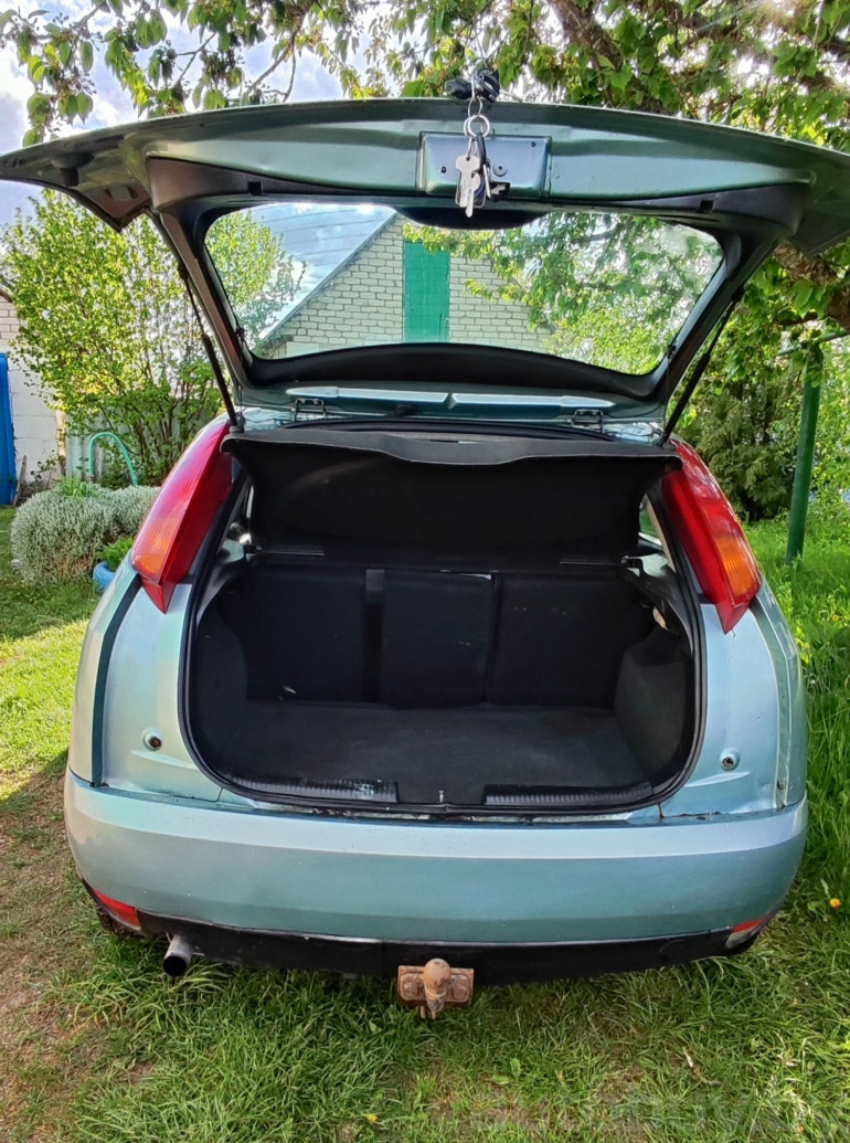 Ford Focus 1 поколение [рестайлинг], 2001 года