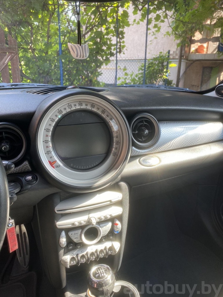 Mini Hatch 2 поколение (R56), 2010 года