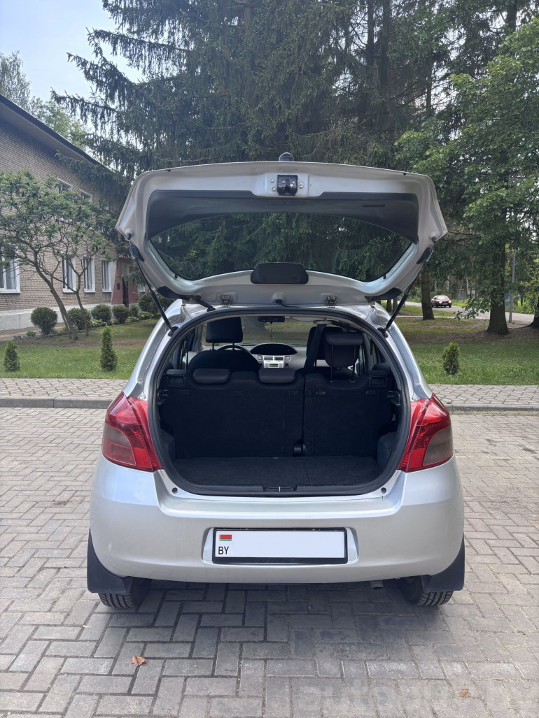 Toyota Yaris 2 поколение, 2007 года