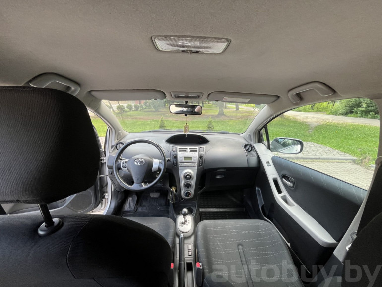Toyota Yaris 2 поколение, 2007 года