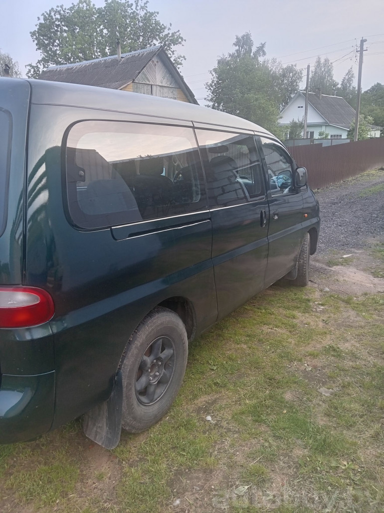 Hyundai H200 1 поколение, 2000 года