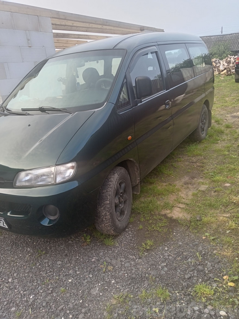Hyundai H200 1 поколение, 2000 года