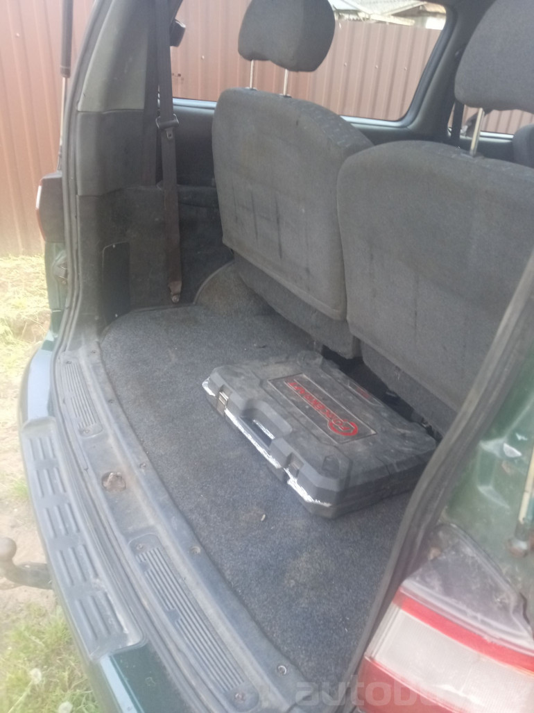 Hyundai H200 1 поколение, 2000 года