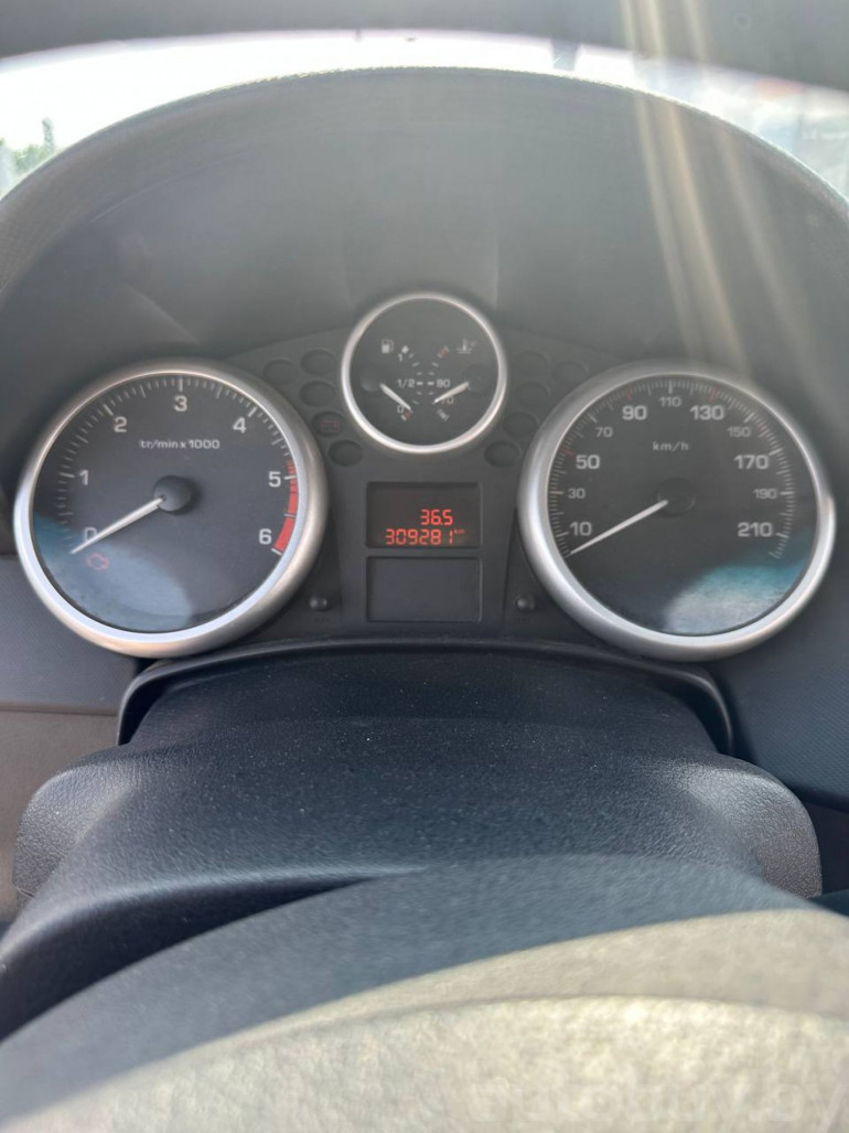 Peugeot 207 1 поколение, 2008 года