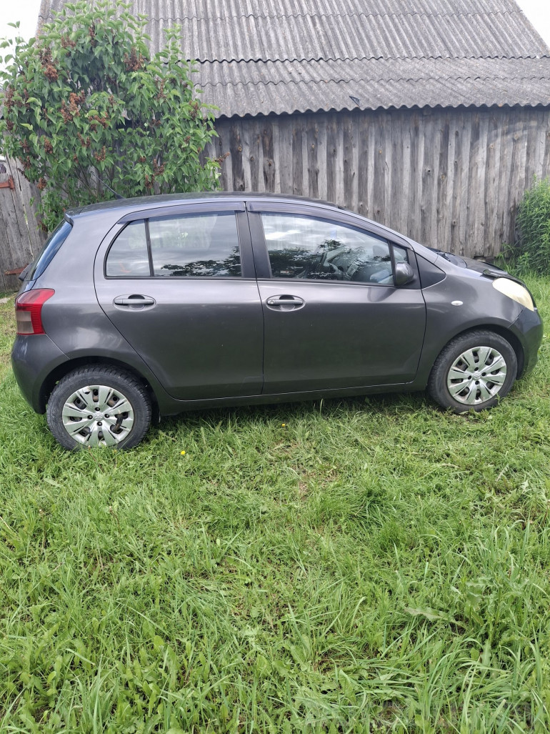 Toyota Yaris 2 поколение, 2008 года