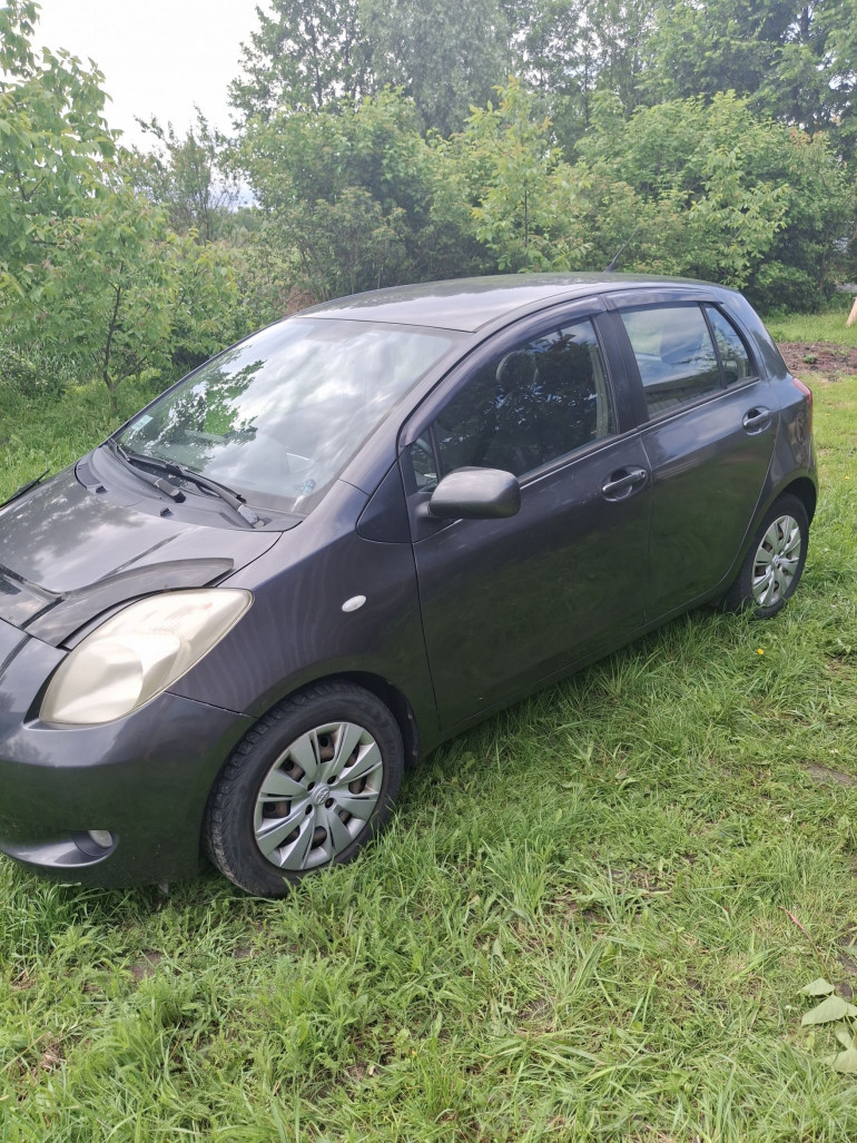 Toyota Yaris 2 поколение, 2008 года