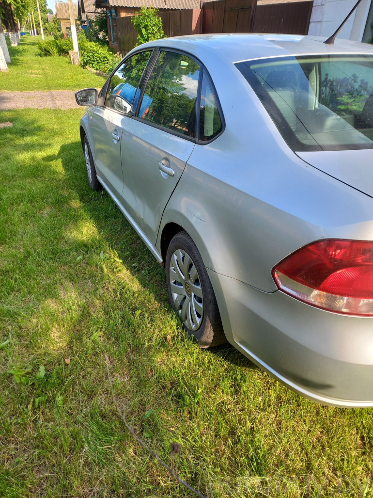 Volkswagen Polo 5 поколение, 2011 года