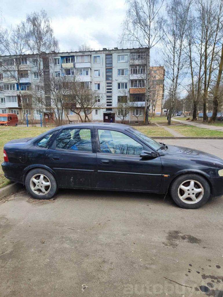 Opel Vectra 2 поколение (B), 1997 года