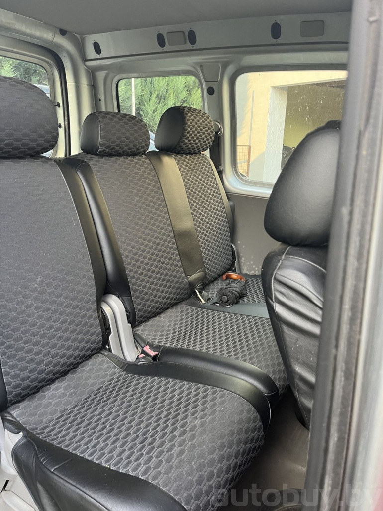 Volkswagen Caddy 3 поколение, 2005 года
