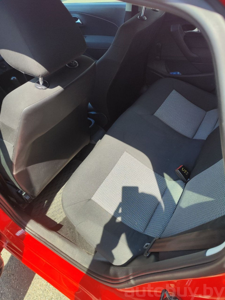 Volkswagen Polo 5 поколение, 2011 года