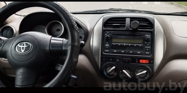 Toyota RAV4 2 поколение (XA20) [рестайлинг], 2004 года