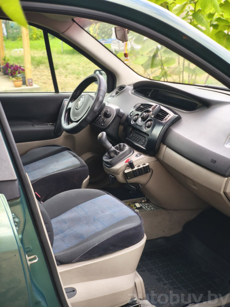 Renault Scenic 2 поколение, 2003 года
