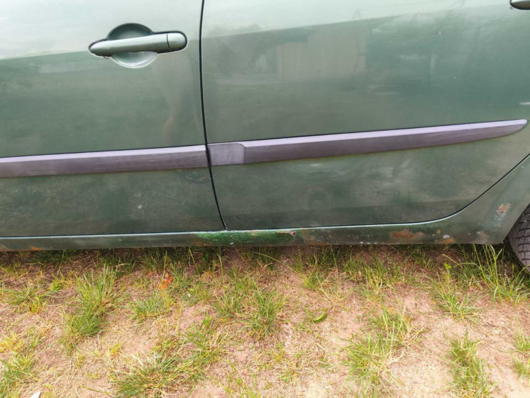 Renault Scenic 2 поколение, 2003 года