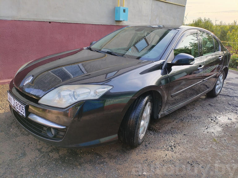 Renault Laguna 3 поколение, 2010 года