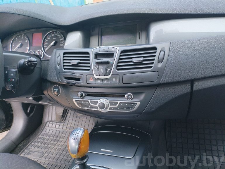Renault Laguna 3 поколение, 2010 года