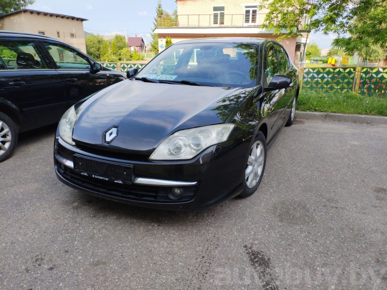 Renault Laguna 3 поколение, 2010 года