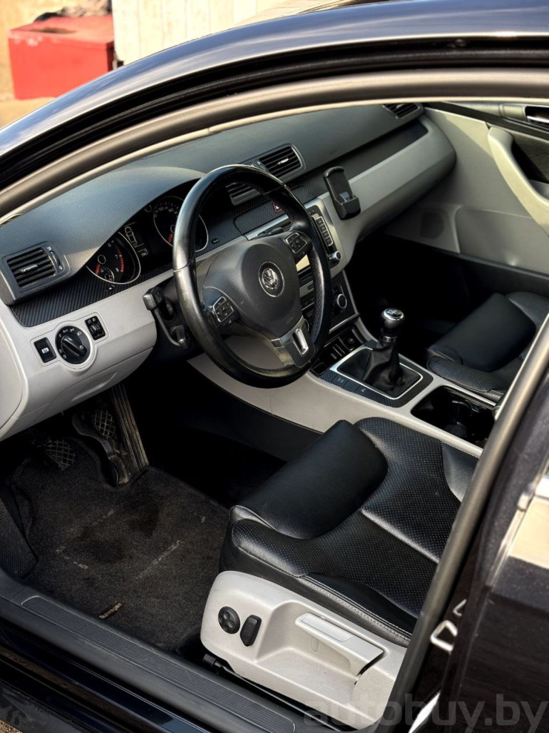 Volkswagen Passat 6 поколение (B6), 2010 года
