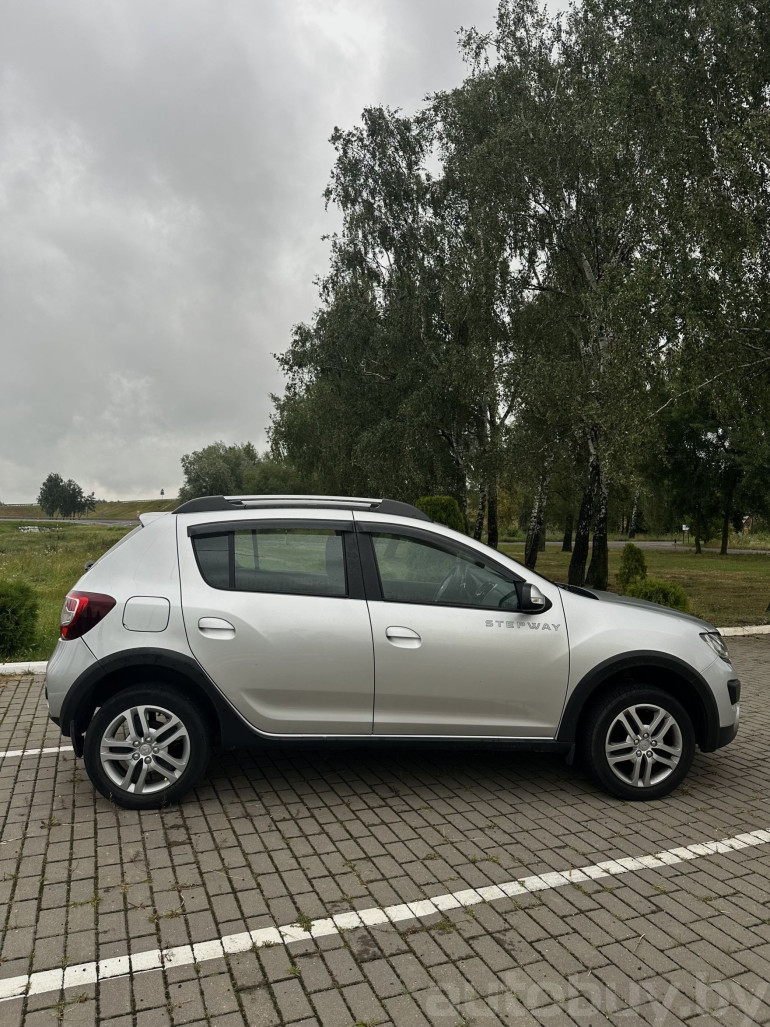 Renault Sandero 2 поколение, 2017 года
