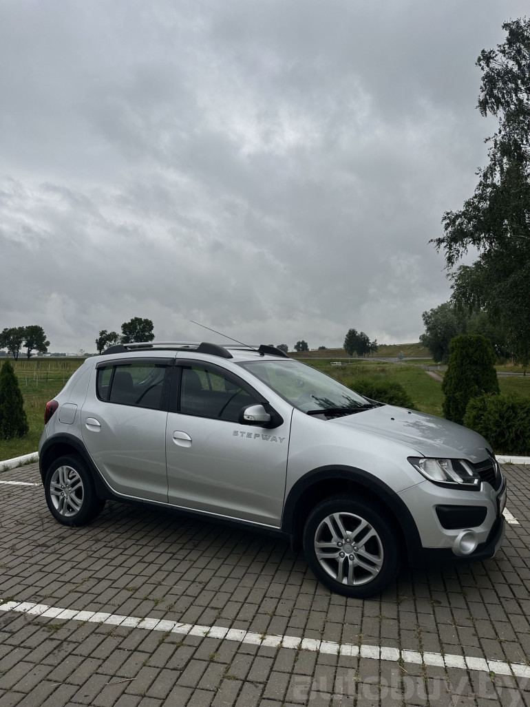 Renault Sandero 2 поколение, 2017 года