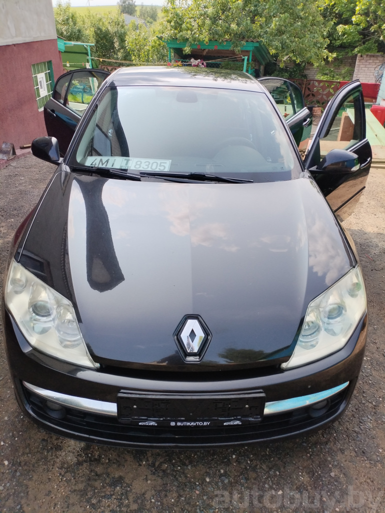 Renault Laguna 3 поколение, 2010 года