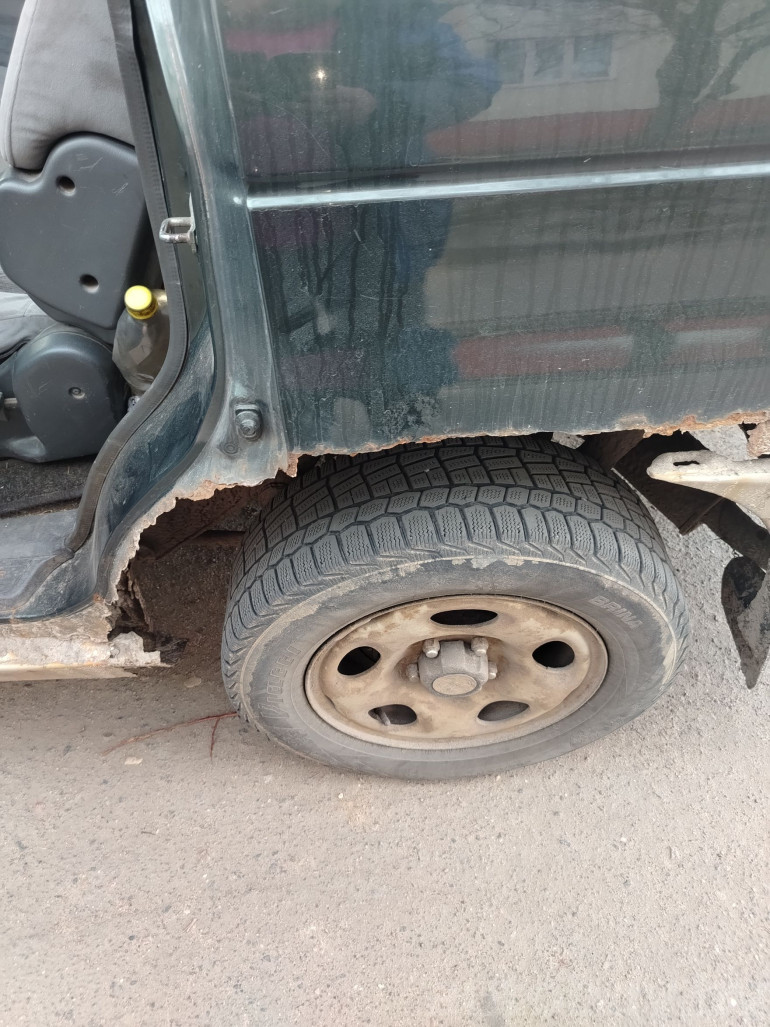 Mazda MPV 1 поколение (LV), 1997 года