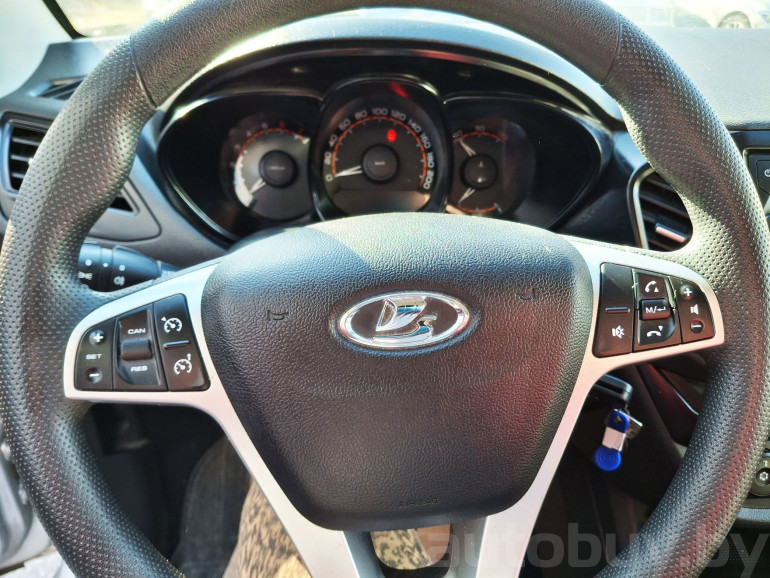 ВАЗ (Lada) Vesta 1 поколение, 2021 года