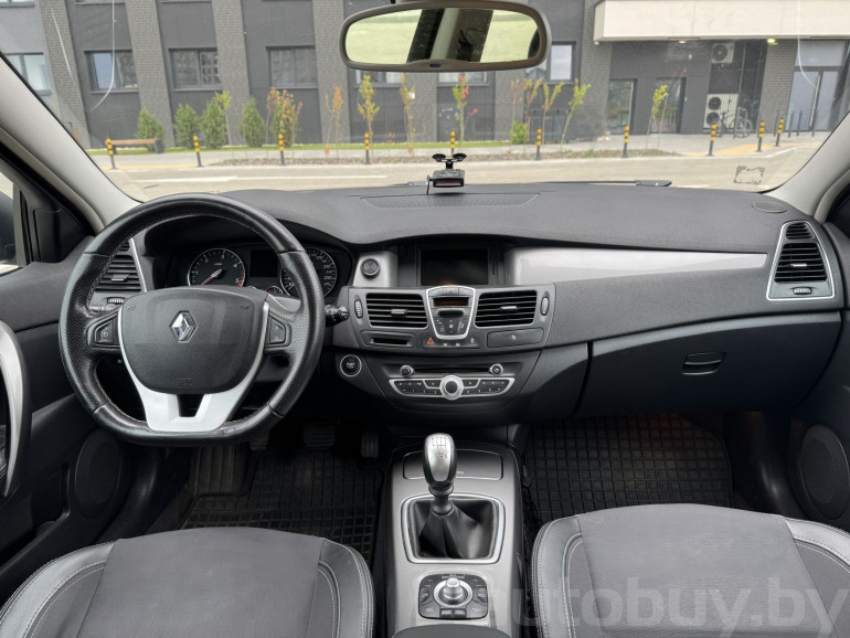 Renault Laguna 3 поколение [рестайлинг], 2010 года