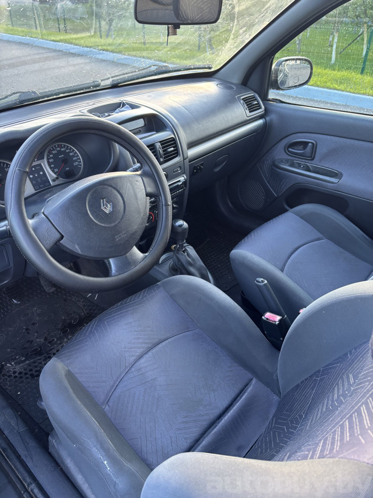 Renault Clio 2 поколение [рестайлинг], 2001 года